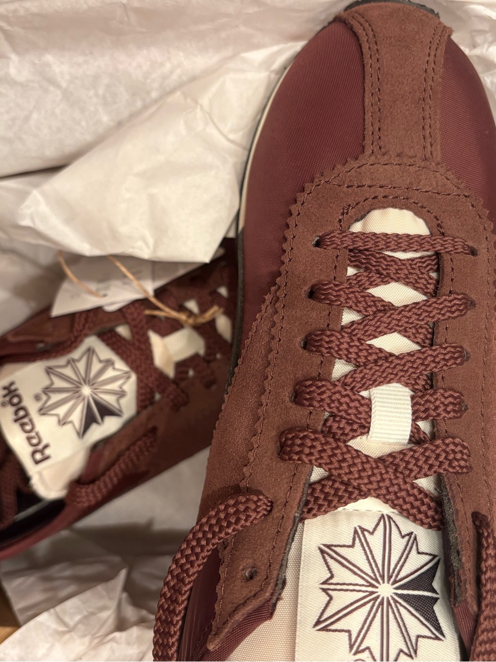 R400 Shoes in Campus Brown/Washed Black